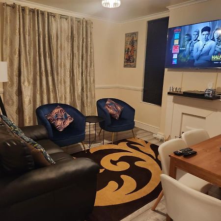 2-Bedroom Flat In Cutty-Sark, Greenwich ! London Exterior photo