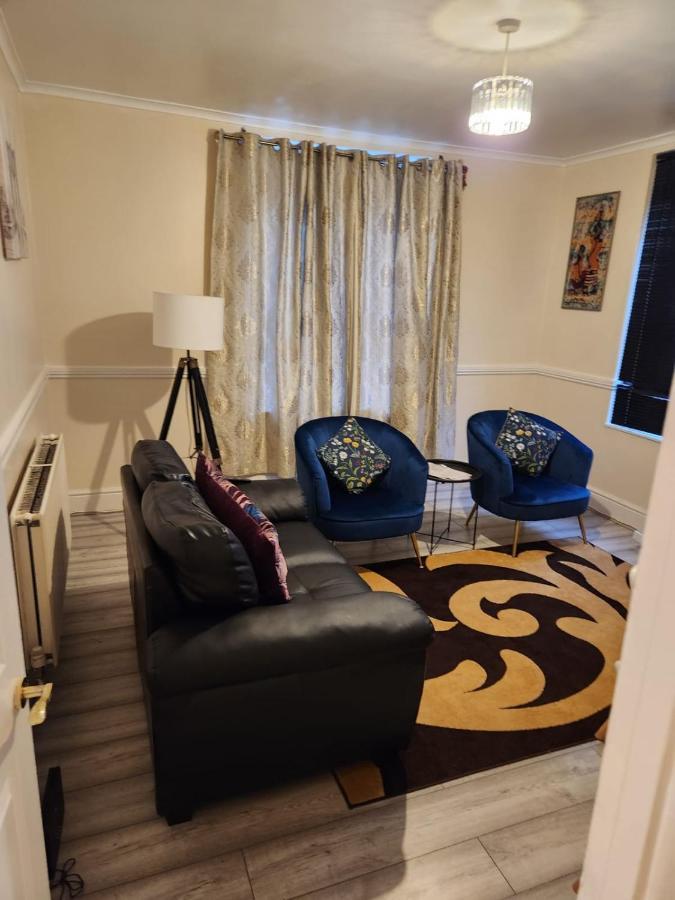 2-Bedroom Flat In Cutty-Sark, Greenwich ! London Exterior photo