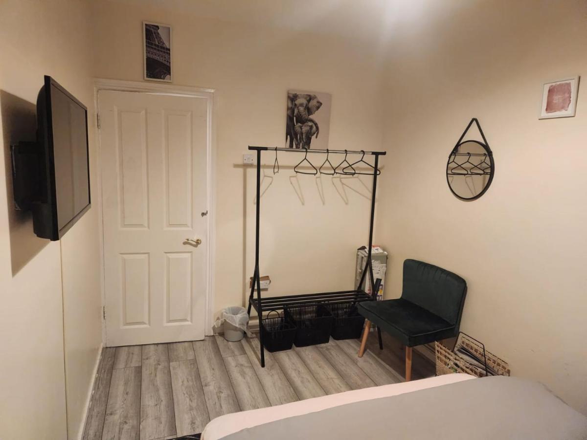 2-Bedroom Flat In Cutty-Sark, Greenwich ! London Exterior photo